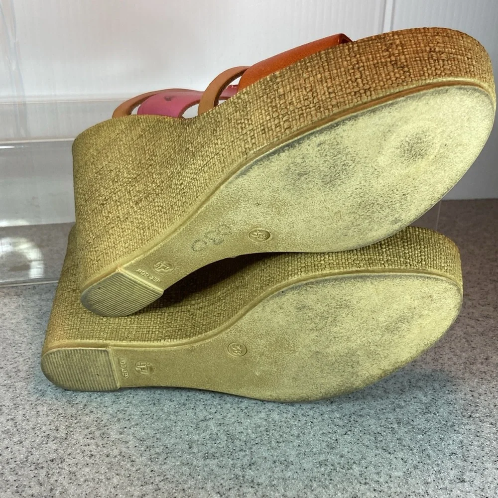 Sotto Sopra size 38 leather straps made in Italy. Pink and orange. 4.5”‎ wedge